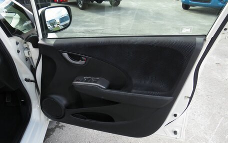 Honda Fit III, 2011 год, 900 000 рублей, 11 фотография