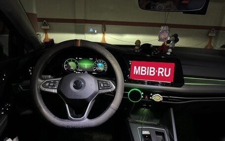 Volkswagen Golf VIII, 2022 год, 2 816 000 рублей, 4 фотография