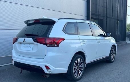 Mitsubishi Outlander III рестайлинг 3, 2021 год, 1 875 000 рублей, 6 фотография
