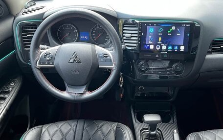 Mitsubishi Outlander III рестайлинг 3, 2021 год, 1 875 000 рублей, 12 фотография