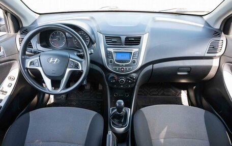 Hyundai Solaris II рестайлинг, 2011 год, 595 000 рублей, 14 фотография