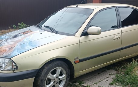 Toyota Avensis III рестайлинг, 2001 год, 300 000 рублей, 3 фотография