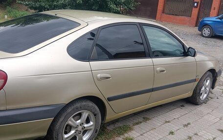 Toyota Avensis III рестайлинг, 2001 год, 300 000 рублей, 12 фотография