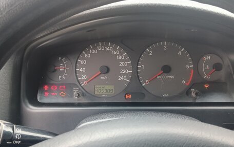 Toyota Avensis III рестайлинг, 2001 год, 300 000 рублей, 19 фотография