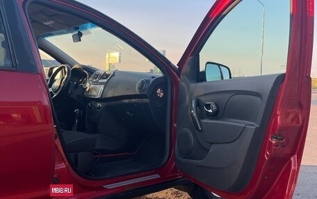 Renault Logan II, 2018 год, 870 000 рублей, 4 фотография