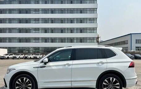 Volkswagen Tiguan II, 2022 год, 3 260 000 рублей, 7 фотография