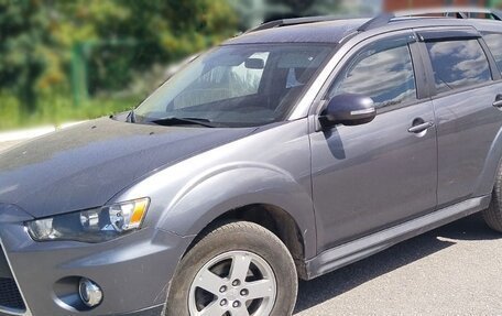 Mitsubishi Outlander III рестайлинг 3, 2011 год, 1 500 000 рублей, 3 фотография