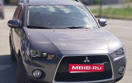 Mitsubishi Outlander III рестайлинг 3, 2011 год, 1 500 000 рублей, 2 фотография