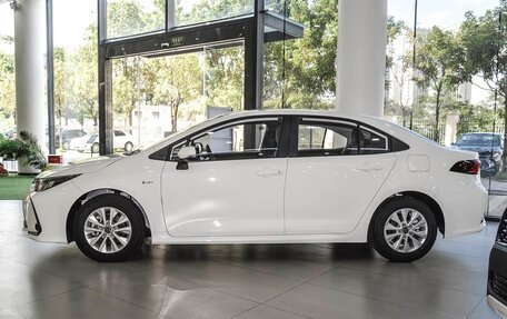 Toyota Corolla, 2025 год, 2 375 000 рублей, 5 фотография
