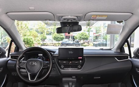 Toyota Corolla, 2025 год, 2 375 000 рублей, 6 фотография