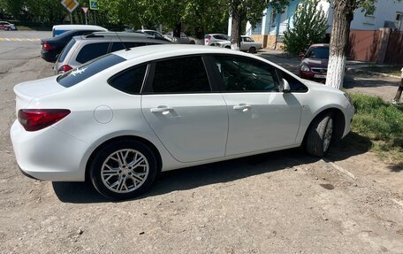 Opel Astra J, 2013 год, 950 000 рублей, 2 фотография