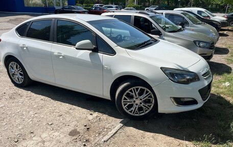 Opel Astra J, 2013 год, 950 000 рублей, 3 фотография