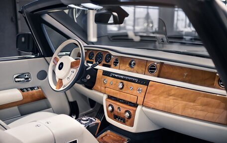 Rolls-Royce Phantom VII рестайлинг, 2014 год, 45 000 000 рублей, 8 фотография