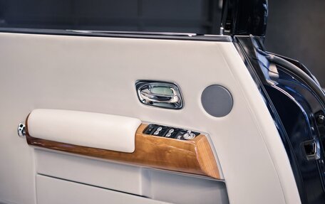 Rolls-Royce Phantom VII рестайлинг, 2014 год, 45 000 000 рублей, 13 фотография