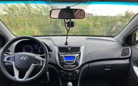 Hyundai Solaris II рестайлинг, 2013 год, 950 000 рублей, 10 фотография