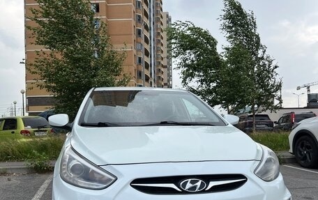 Hyundai Solaris II рестайлинг, 2013 год, 950 000 рублей, 3 фотография