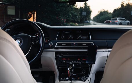 BMW 7 серия, 2015 год, 2 500 000 рублей, 26 фотография