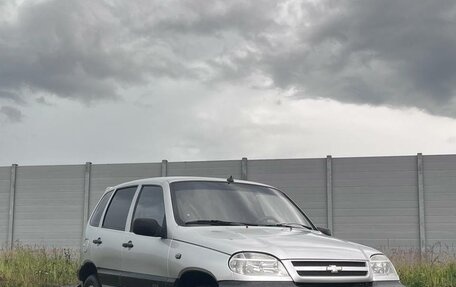 Chevrolet Niva I рестайлинг, 2005 год, 350 000 рублей, 2 фотография