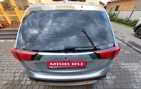 Mitsubishi Outlander III рестайлинг 3, 2020 год, 2 100 000 рублей, 4 фотография