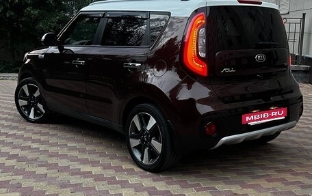 KIA Soul II рестайлинг, 2017 год, 1 300 000 рублей, 2 фотография