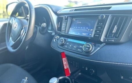 Toyota RAV4, 2018 год, 2 280 000 рублей, 21 фотография