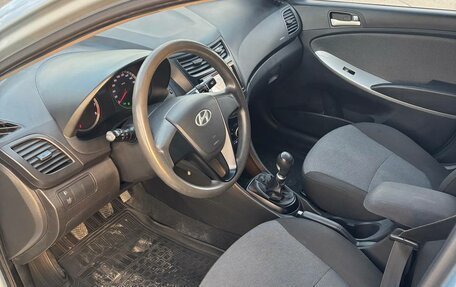 Hyundai Solaris II рестайлинг, 2011 год, 430 000 рублей, 11 фотография