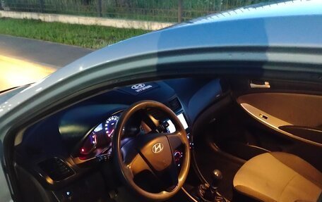 Hyundai Solaris II рестайлинг, 2011 год, 430 000 рублей, 8 фотография
