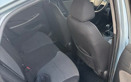 Hyundai Solaris II рестайлинг, 2011 год, 430 000 рублей, 12 фотография