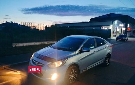 Hyundai Solaris II рестайлинг, 2011 год, 430 000 рублей, 16 фотография