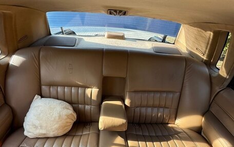Lincoln Town Car II, 1992 год, 1 450 000 рублей, 17 фотография