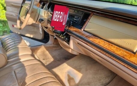 Lincoln Town Car II, 1992 год, 1 450 000 рублей, 10 фотография
