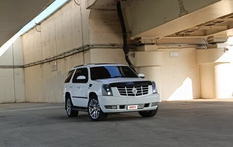 Cadillac Escalade III, 2008 год, 1 000 000 рублей, 11 фотография