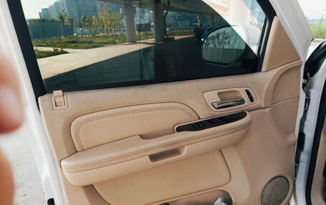Cadillac Escalade III, 2008 год, 1 000 000 рублей, 18 фотография