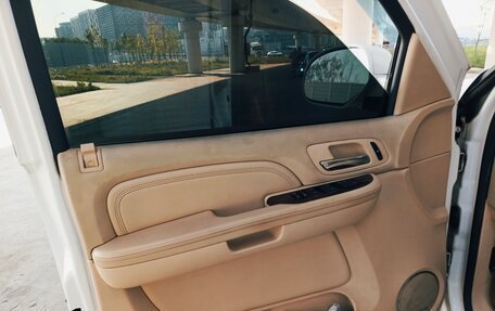 Cadillac Escalade III, 2008 год, 1 000 000 рублей, 17 фотография