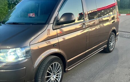 Volkswagen Caravelle T5, 2012 год, 2 400 000 рублей, 5 фотография