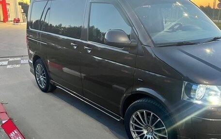 Volkswagen Caravelle T5, 2012 год, 2 400 000 рублей, 4 фотография