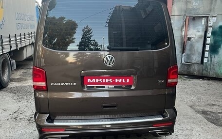 Volkswagen Caravelle T5, 2012 год, 2 400 000 рублей, 2 фотография