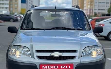 Chevrolet Niva I рестайлинг, 2010 год, 625 000 рублей, 3 фотография