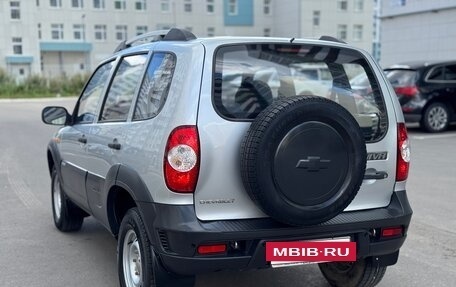Chevrolet Niva I рестайлинг, 2010 год, 625 000 рублей, 6 фотография