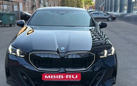 BMW 5 серия, 2023 год, 8 350 000 рублей, 2 фотография