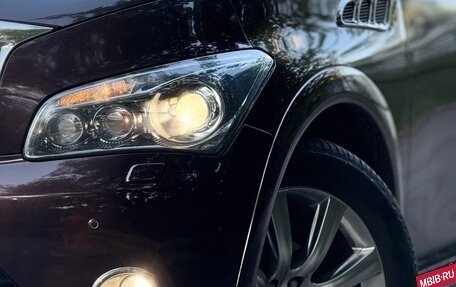Infiniti QX56, 2011 год, 2 000 000 рублей, 2 фотография