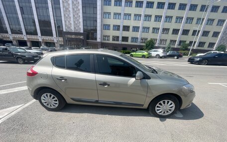 Renault Megane III, 2010 год, 690 000 рублей, 2 фотография
