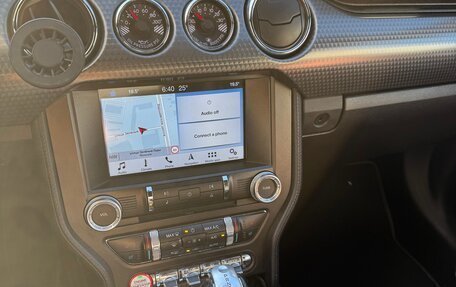 Ford Mustang VI рестайлинг, 2017 год, 2 480 000 рублей, 5 фотография