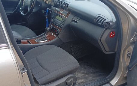 Mercedes-Benz C-Класс, 2004 год, 800 000 рублей, 11 фотография