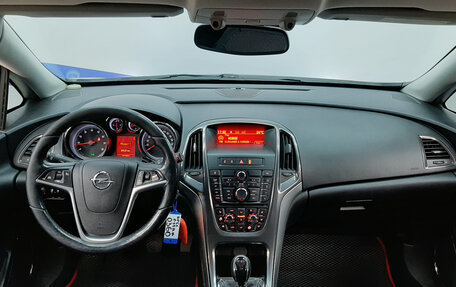 Opel Astra J, 2011 год, 690 000 рублей, 9 фотография