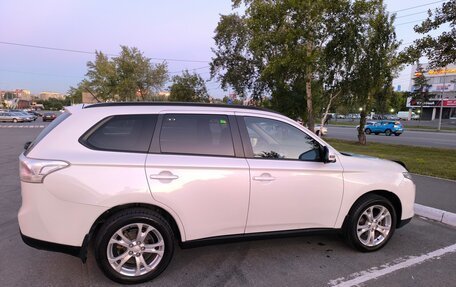 Mitsubishi Outlander III рестайлинг 3, 2013 год, 1 270 000 рублей, 11 фотография