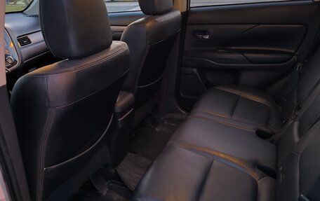 Mitsubishi Outlander III рестайлинг 3, 2013 год, 1 270 000 рублей, 14 фотография
