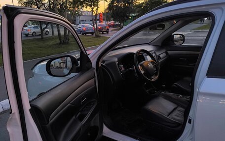 Mitsubishi Outlander III рестайлинг 3, 2013 год, 1 270 000 рублей, 19 фотография