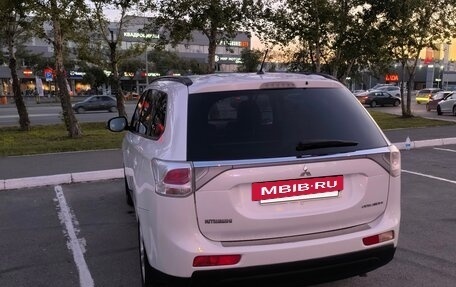 Mitsubishi Outlander III рестайлинг 3, 2013 год, 1 270 000 рублей, 13 фотография
