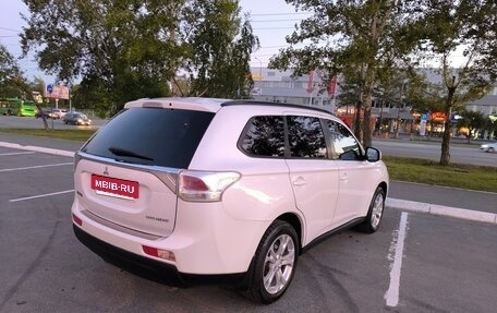 Mitsubishi Outlander III рестайлинг 3, 2013 год, 1 270 000 рублей, 12 фотография